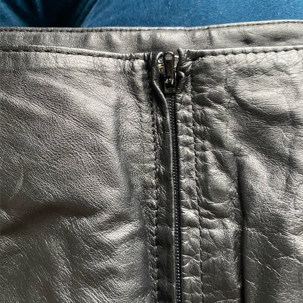 VINTAGE LEATHER SKIRT - Picture 5 of 10